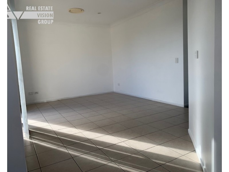 6 Guy St, Emerald QLD 4720