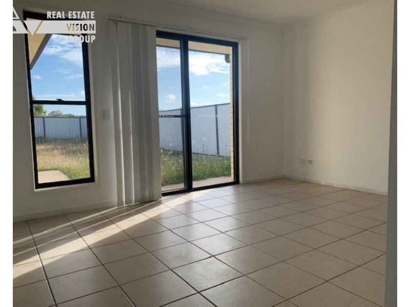 6 Guy St, Emerald QLD 4720