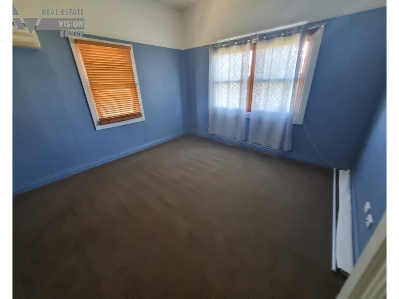 16-18 Sandalwood St, Blackwater QLD 4717