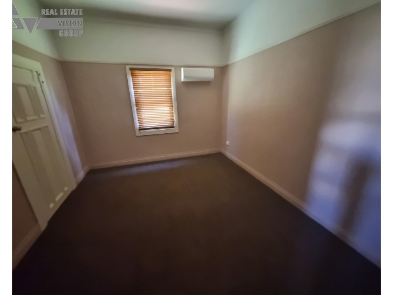 16-18 Sandalwood St, Blackwater QLD 4717