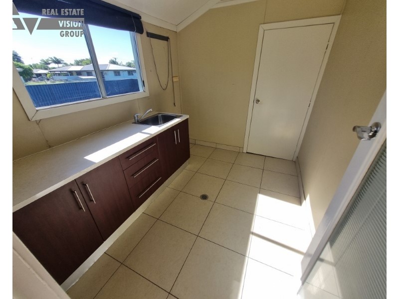 16-18 Sandalwood St, Blackwater QLD 4717