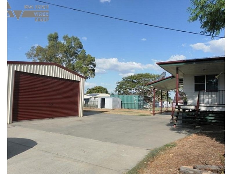 2 Mangrove Street, Blackwater QLD 4717