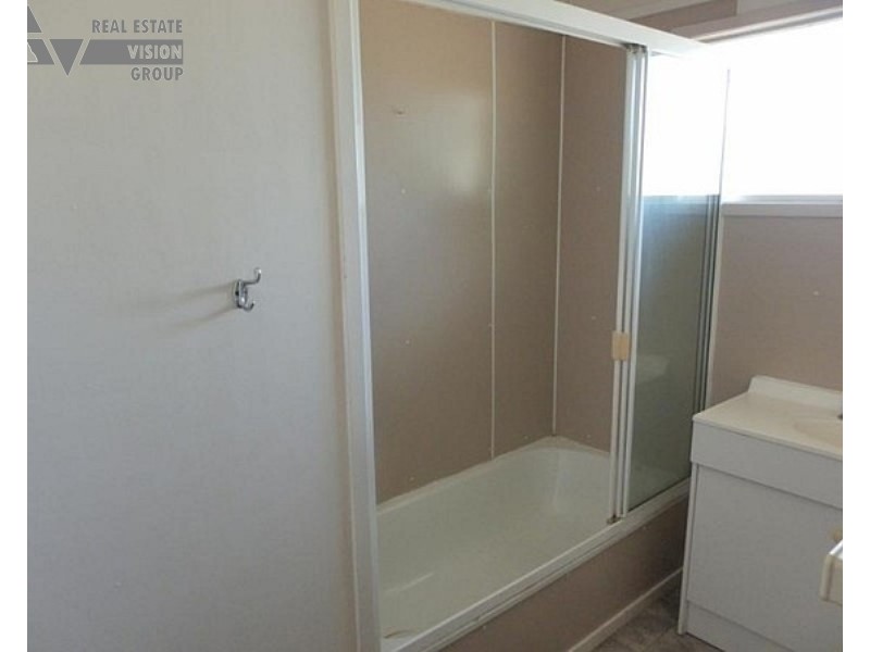 2 Mangrove Street, Blackwater QLD 4717