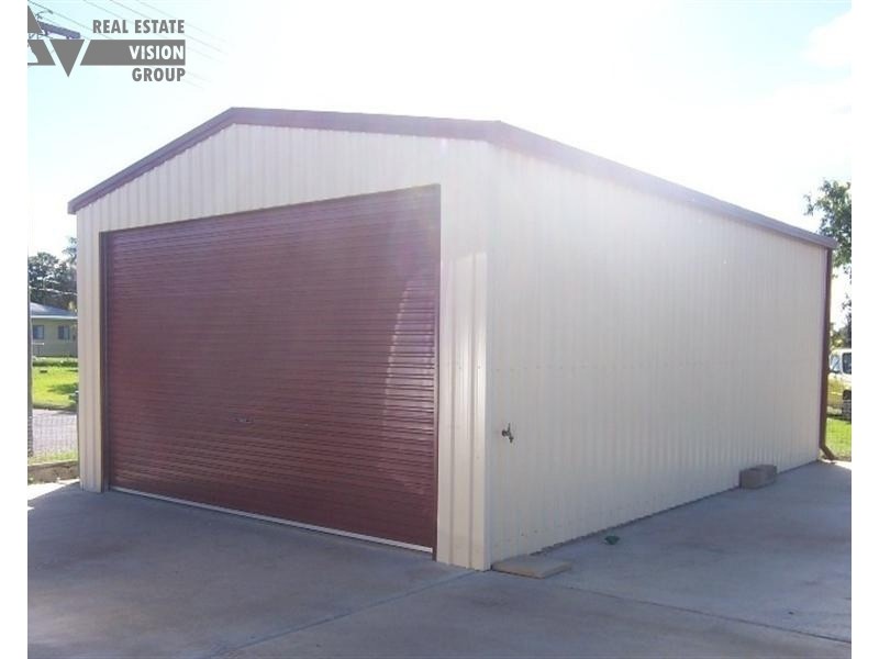 2 Mangrove Street, Blackwater QLD 4717