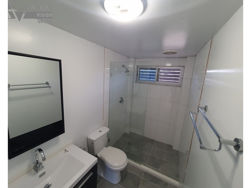 Unit 4/51 Bremner St, Blackwater QLD 4717