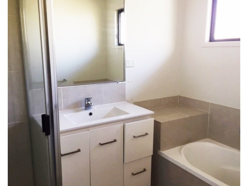 18 Bauman Way, Blackwater QLD 4717