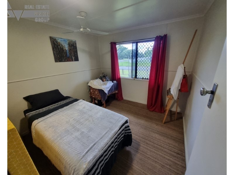 36 Fay St, Blackwater QLD 4717