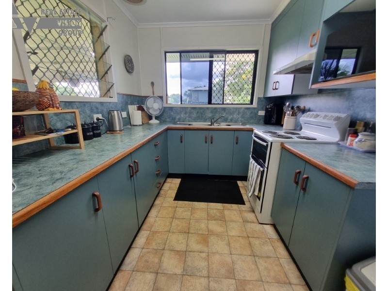 36 Fay St, Blackwater QLD 4717