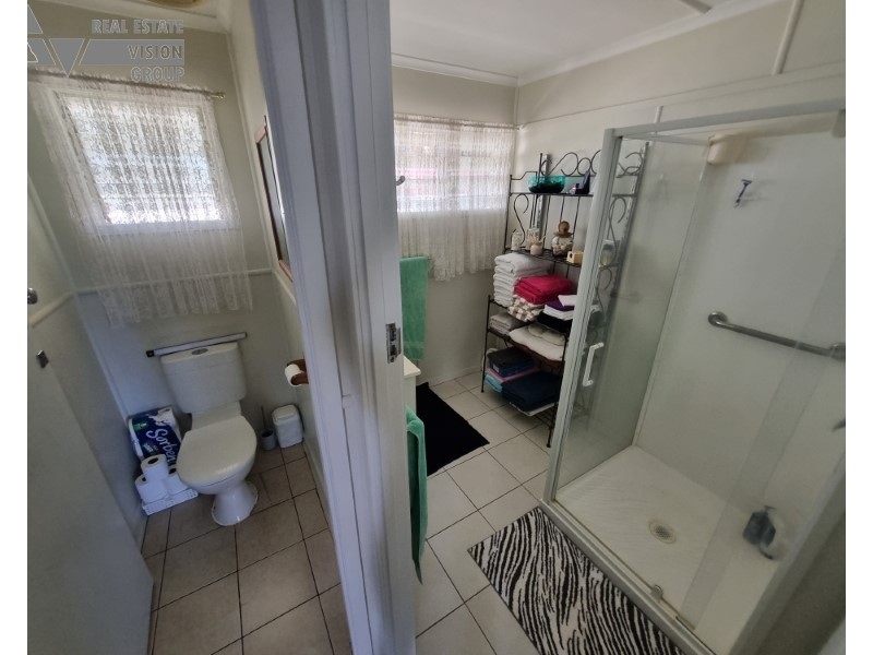 36 Fay St, Blackwater QLD 4717