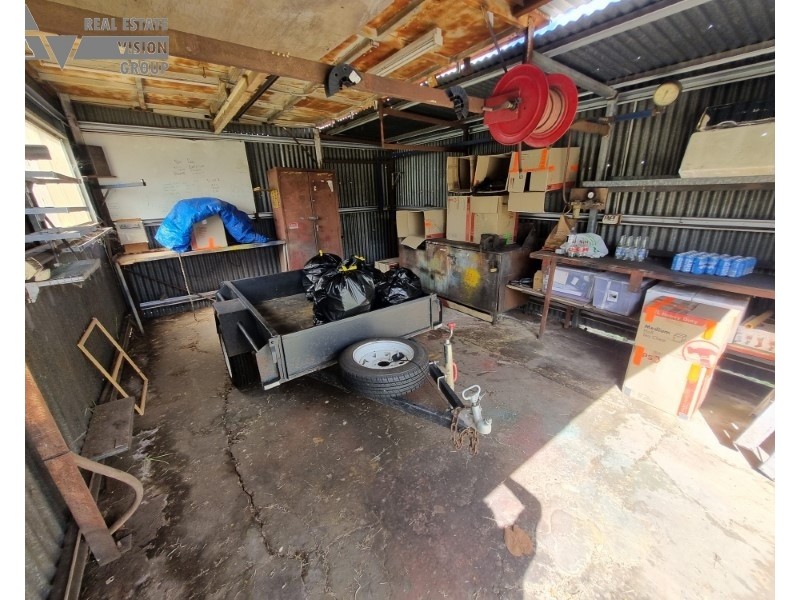 36 Fay St, Blackwater QLD 4717