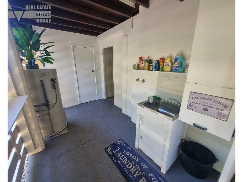 20 Mackenzie St, Blackwater QLD 4717