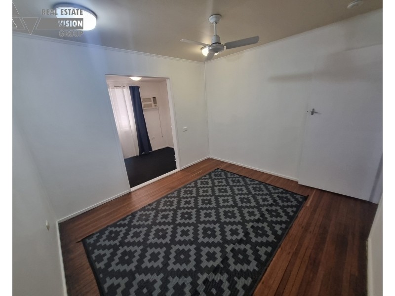 20 Mackenzie St, Blackwater QLD 4717