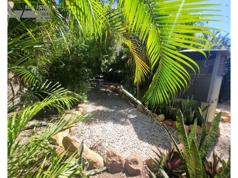 20 Mackenzie St, Blackwater QLD 4717