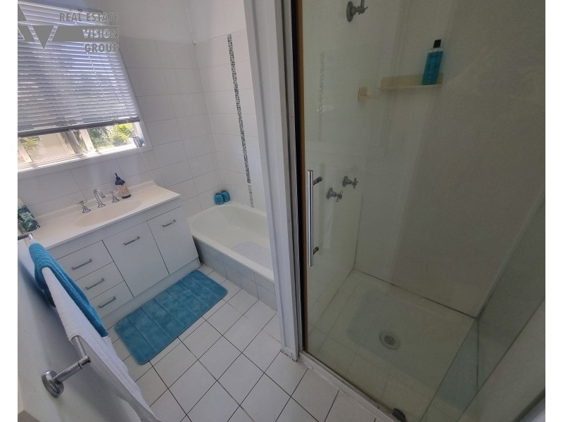 20 Mackenzie St, Blackwater QLD 4717