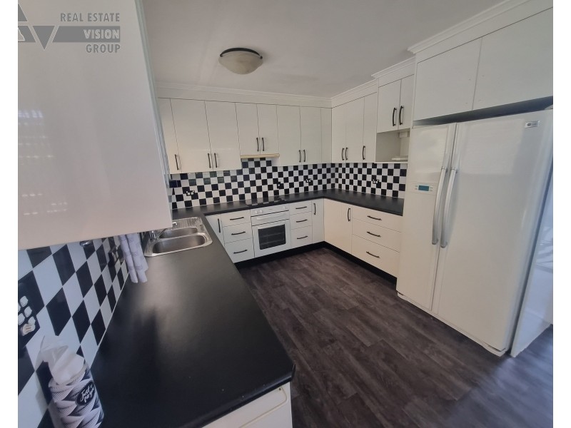 20 Mackenzie St, Blackwater QLD 4717