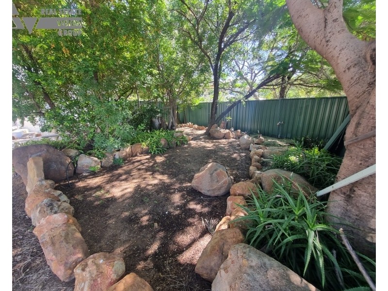 20 Mackenzie St, Blackwater QLD 4717