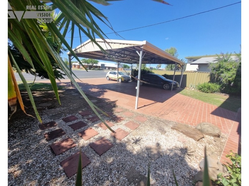 20 Mackenzie St, Blackwater QLD 4717