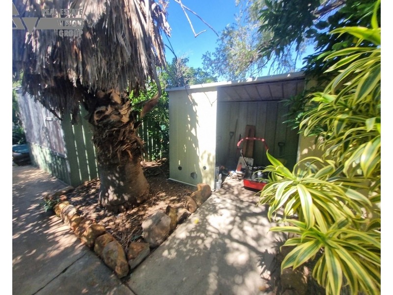 20 Mackenzie St, Blackwater QLD 4717