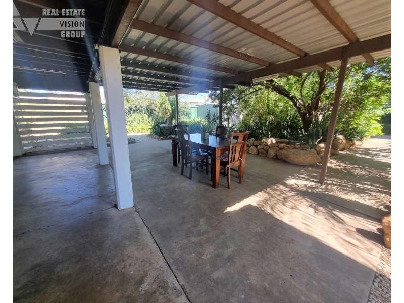 20 Mackenzie St, Blackwater QLD 4717