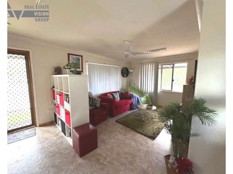 1 Golden Willow Dr, Willows QLD 4702