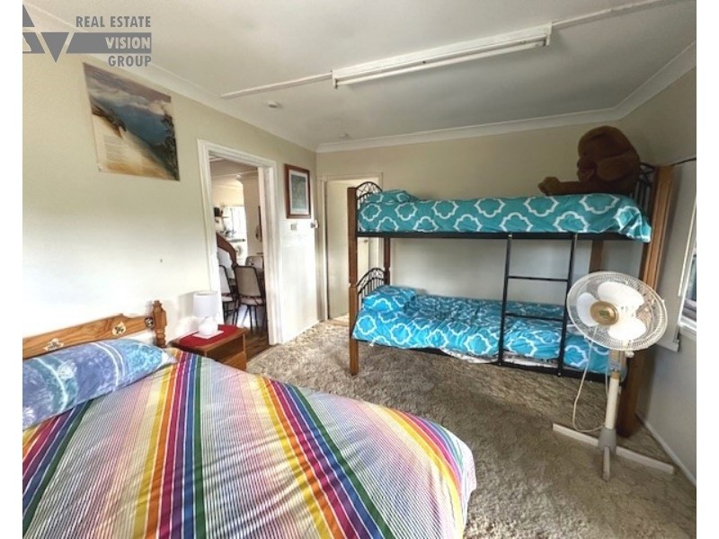 1 Golden Willow Dr, Willows QLD 4702