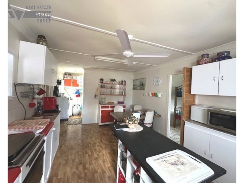 1 Golden Willow Dr, Willows QLD 4702