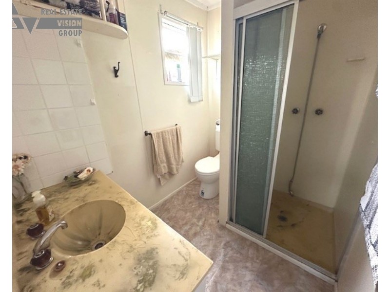 1 Golden Willow Dr, Willows QLD 4702