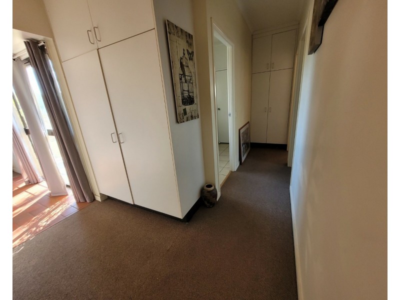 28 Hibiscus Cres, Blackwater QLD 4717