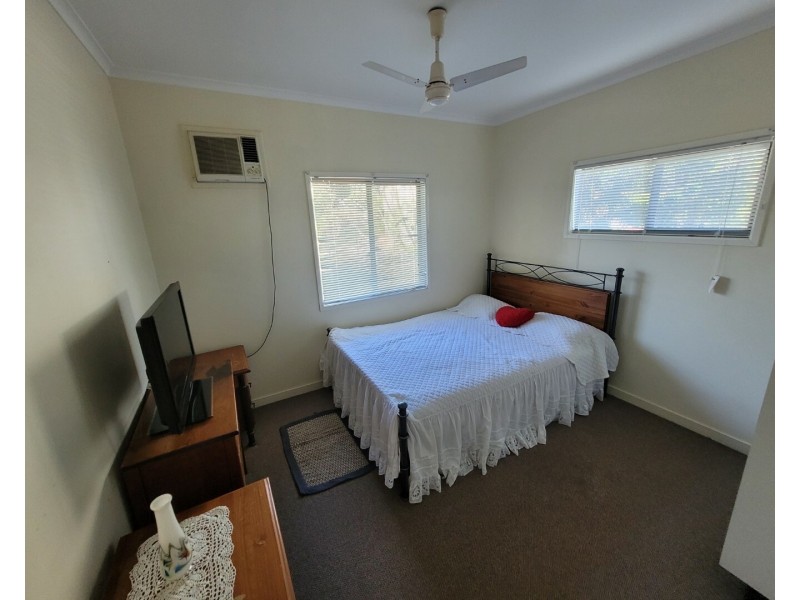 28 Hibiscus Cres, Blackwater QLD 4717