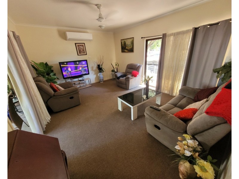 28 Hibiscus Cres, Blackwater QLD 4717