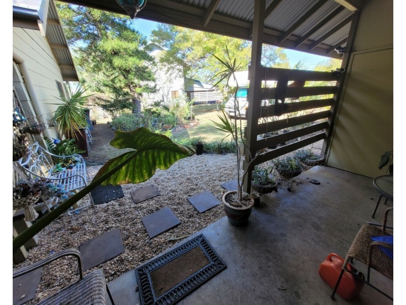 28 Hibiscus Cres, Blackwater QLD 4717