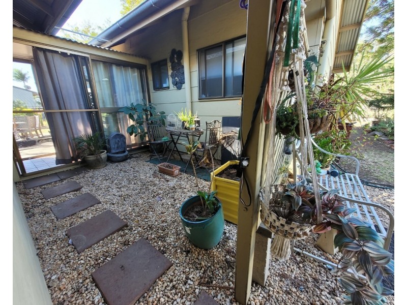 28 Hibiscus Cres, Blackwater QLD 4717