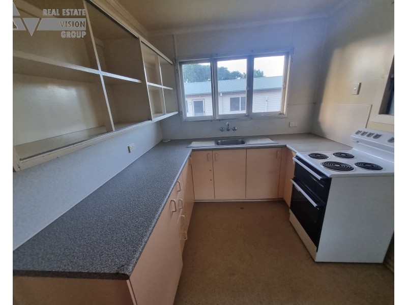 24 Sandalwood St, Blackwater QLD 4717