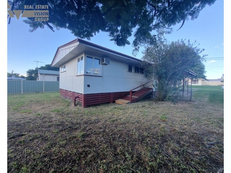 24 Sandalwood St, Blackwater QLD 4717