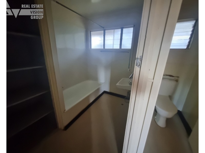 24 Sandalwood St, Blackwater QLD 4717