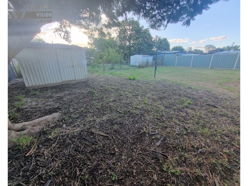 24 Sandalwood St, Blackwater QLD 4717