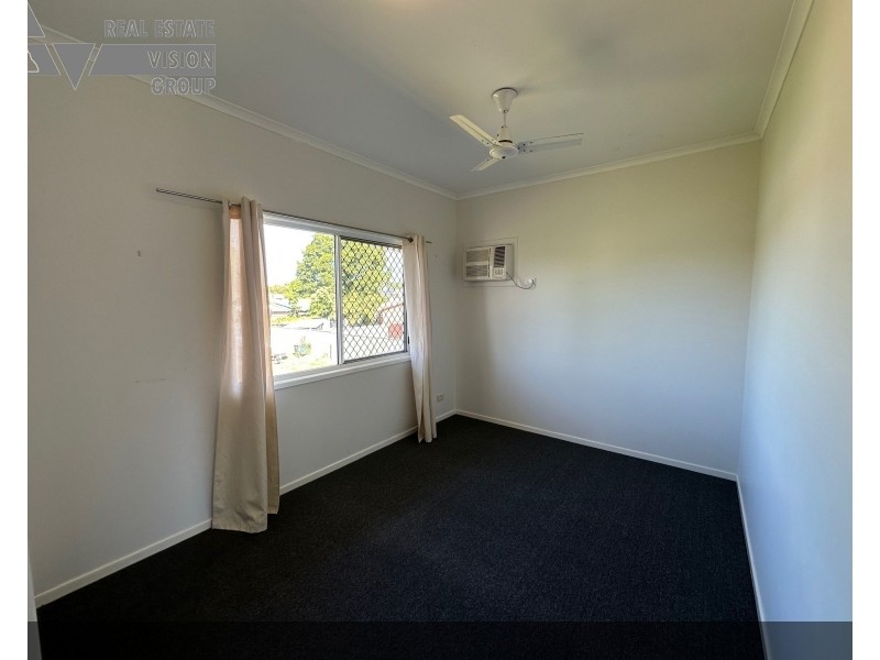 31 Barry St, Emerald QLD 4720