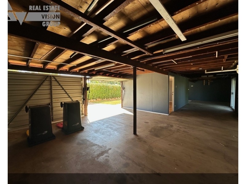 31 Barry St, Emerald QLD 4720