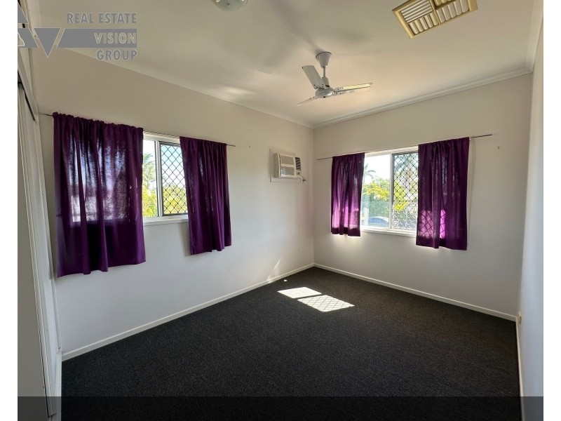 31 Barry St, Emerald QLD 4720