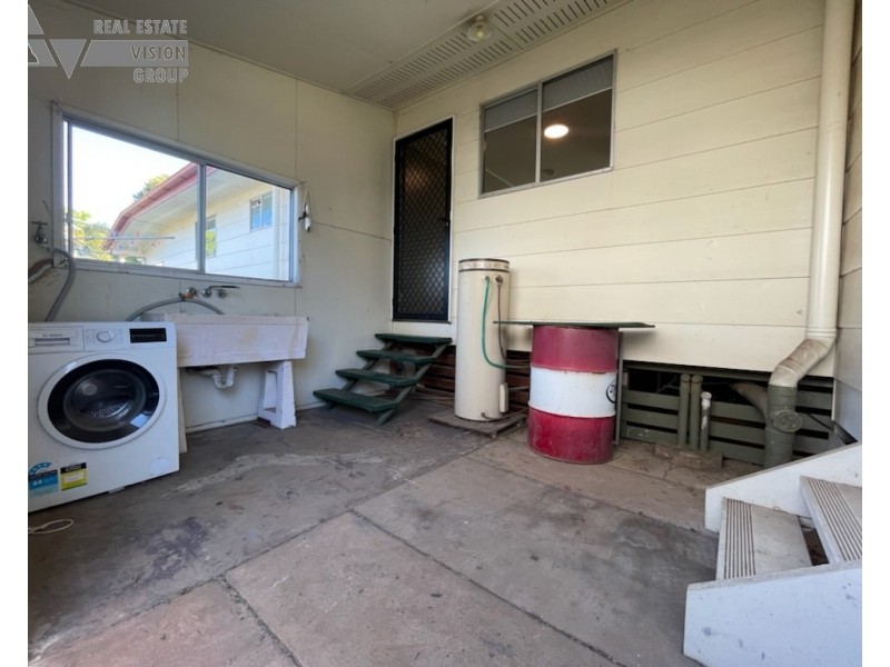 1 & 2/1 Umbrella St, Blackwater QLD 4717