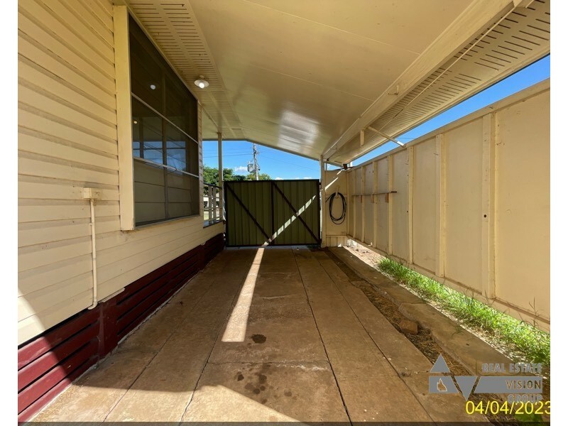 41 Fay St, Blackwater QLD 4717