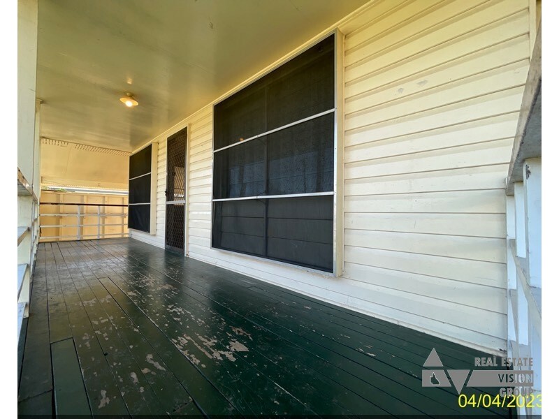41 Fay St, Blackwater QLD 4717