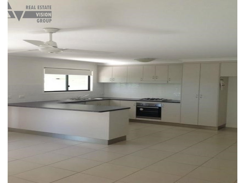 Unit 4/41 Rufus St, Blackwater QLD 4717