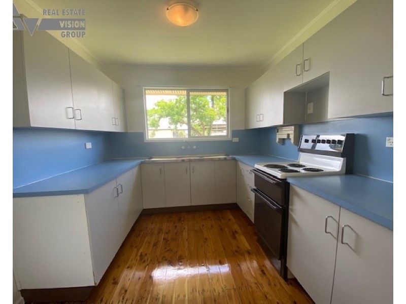 12 Box St, Blackwater QLD 4717