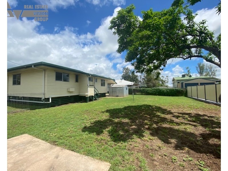 12 Box St, Blackwater QLD 4717