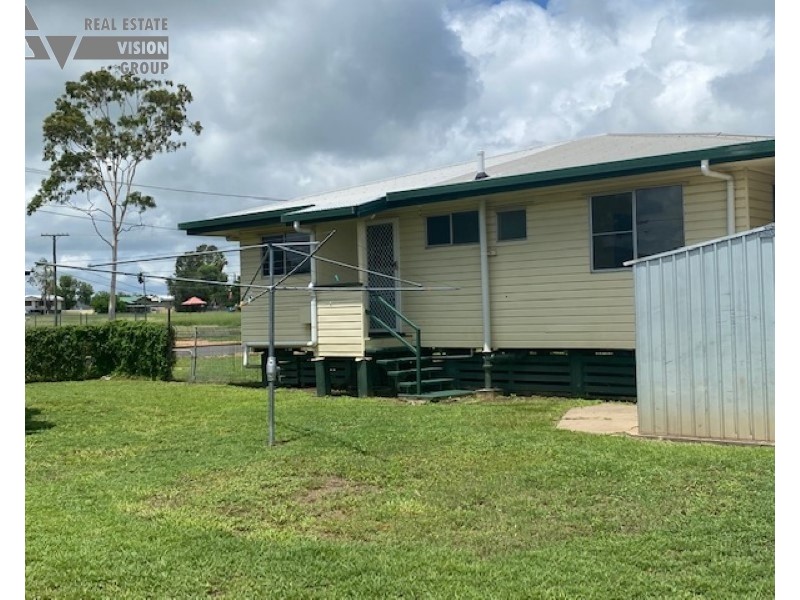 12 Box St, Blackwater QLD 4717