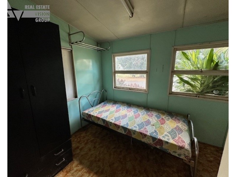 27 Dundas St, Emerald QLD 4720