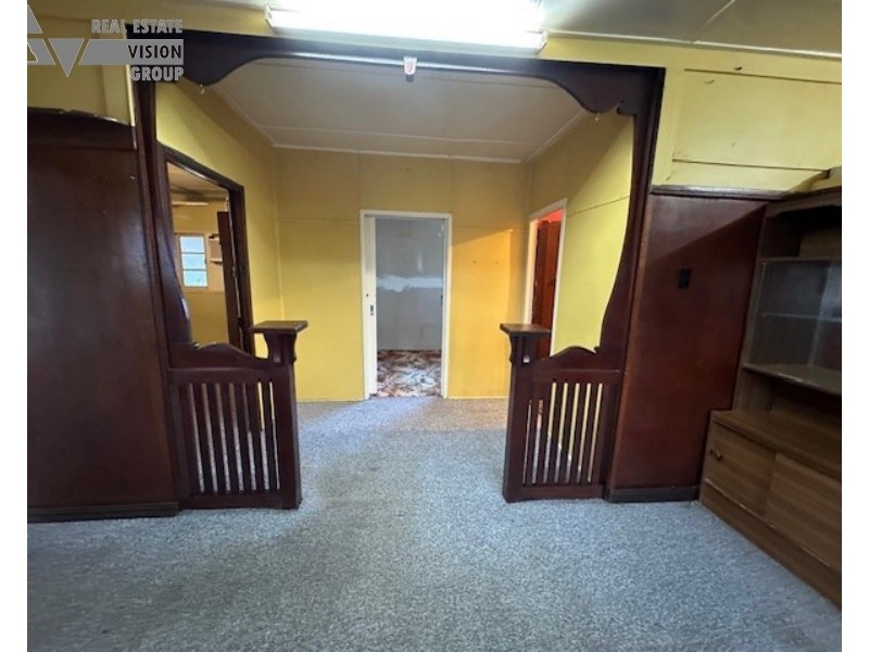 27 Dundas St, Emerald QLD 4720