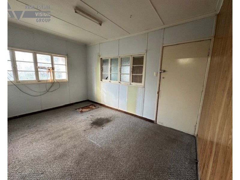 27 Dundas St, Emerald QLD 4720