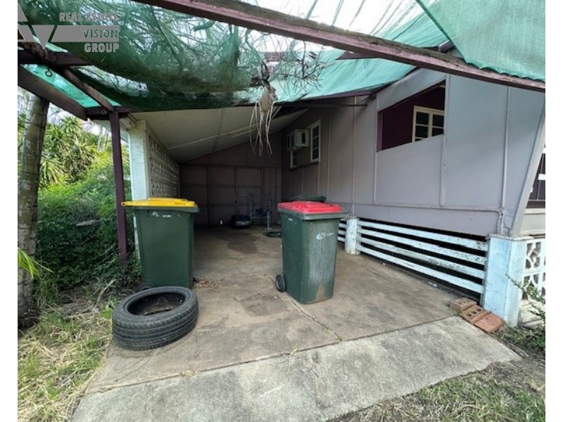 27 Dundas St, Emerald QLD 4720